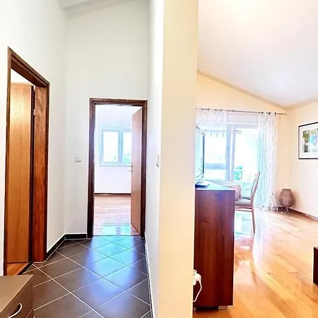 Spacious Apt In Tisno Near Garden Resort - 4 Min Room photo
