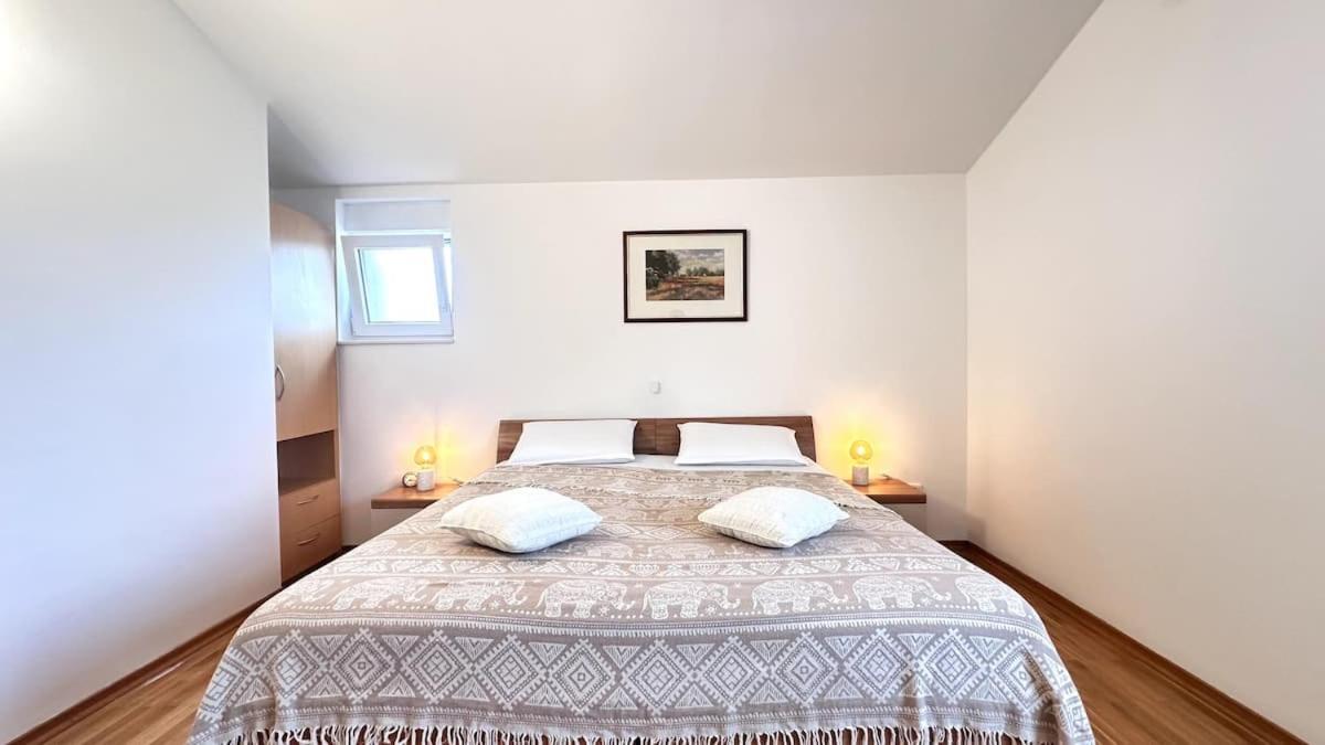 Apartment Spacious In Near Garden - 4 Min