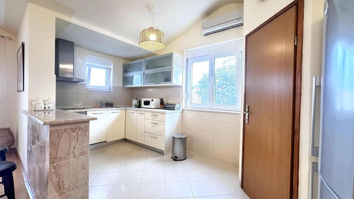 Apartment Spacious In Near Garden - 4 Min