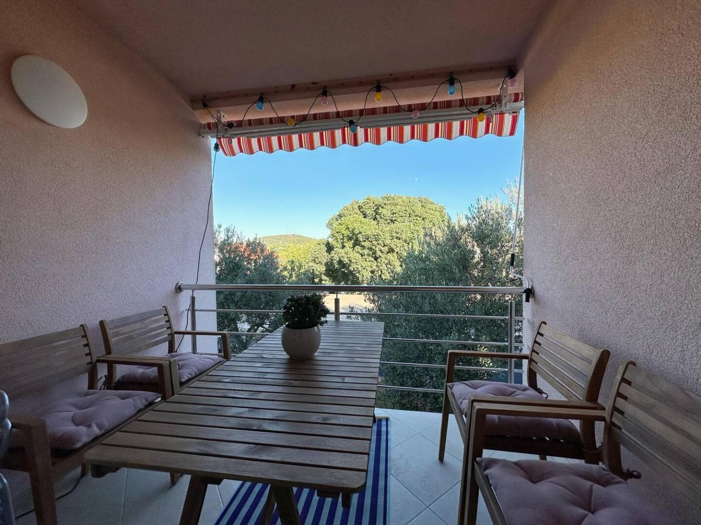 Apartment Spacious In Near Garden - 4 Min Tisno
